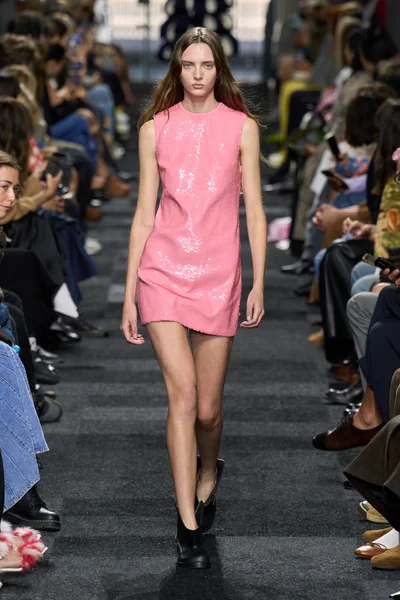 Look 15